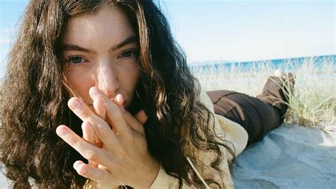 Solar Power Lorde Review - Infoupdate.org