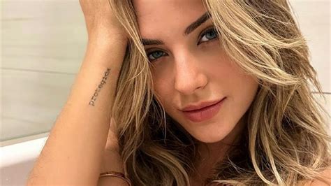 Gabi Martins Aparece Nua E Mostra Novas Tatuagens Youtube