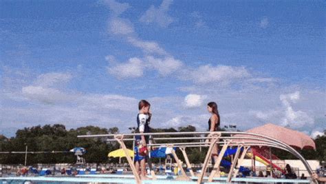 Fail Diving (10 gifs)