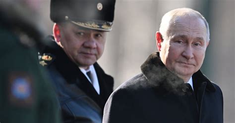 Icc Issues Arrest Warrant For Vladimir Putin In Ukraine War Crimes Probe National Globalnewsca