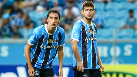 Grêmio tranquiliza sobre Geromel e Kannemann mas dupla já pode assinar