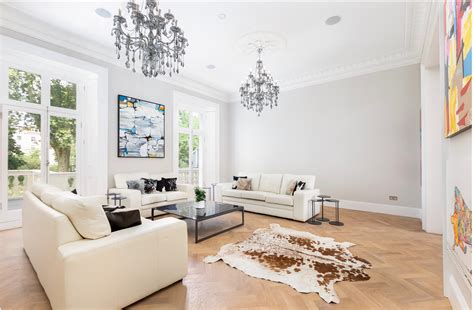 Neighborhood Guide and Services in Eccleston Square, London 18