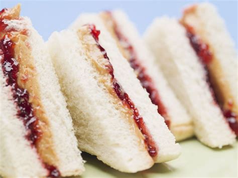 Peanut Butter and Grape Jelly Finger Sandwiches Recipe | EatSmarter