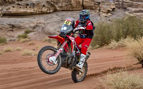 Kevin Benavides a un día de hacer historia en el Dakar