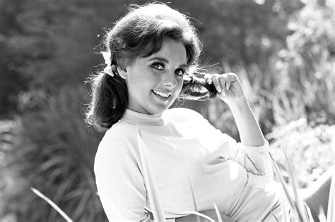 Dawn Wells, Mary Ann on 'Gilligan's Island,' dies at 82