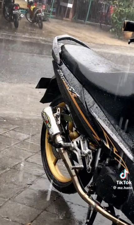 Striping Sticker Standar Honda Supra X Fi Hitam Gold Lazada Indonesia