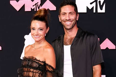 Who Is Nev Schulman S Wife All About Laura Perlongo