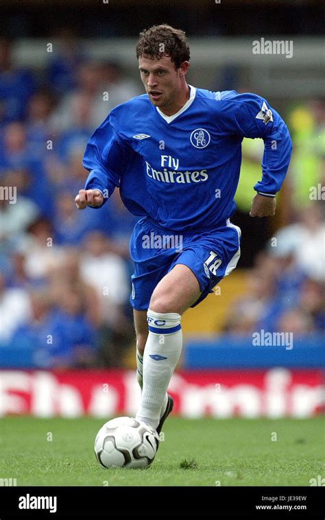 WAYNE BRIDGE CHELSEA FC STAMFORD BRIDGE CHELSEA LONDON ENGLAND 23 August 2003 Stock Photo - Alamy