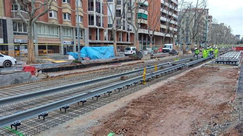 Les Obres Del Tramvia A La Diagonal Tallaran Quatre Carrers De L