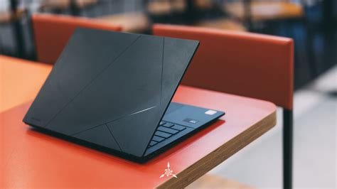 Asus Zenbook Oled Ux M Review Intel Ultra Is Something Else Tav