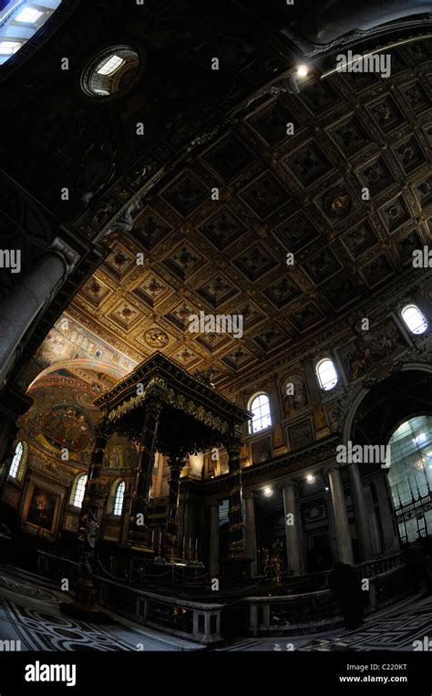 Interior view of The Basilica di Santa Maria Maggiore, Rome, Italy ...