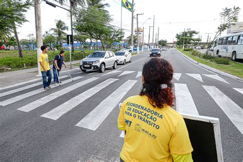 Aponte A Alternativa Incorreta O Pedestre Tem Preferência De Passagem - O Pedestre Tem Preferência No Trânsito Em Qualquer Situação - RETOEDU