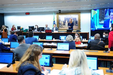 Pec Que Propõe Cobrança De Mensalidade Em Universidade Pública Agita