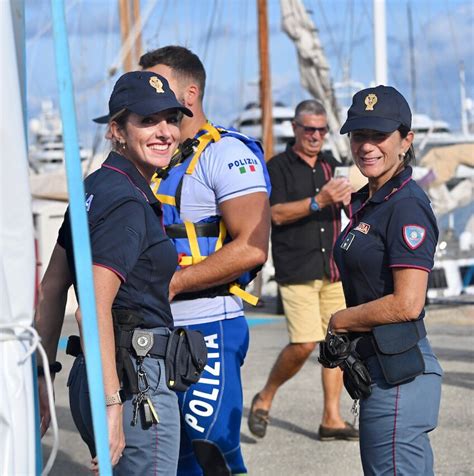 Imperia Lo Stand Espositivo Della Polizia Di Stato Alla Esima