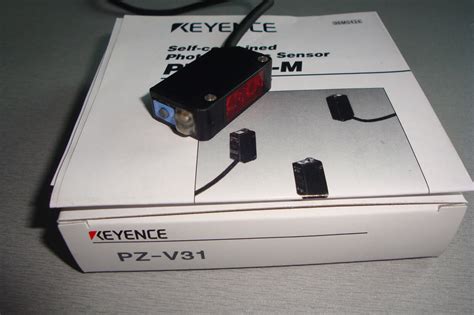 Pc Keyence Pz V Pz V Fiber Optic Sensor New In Box Ebay