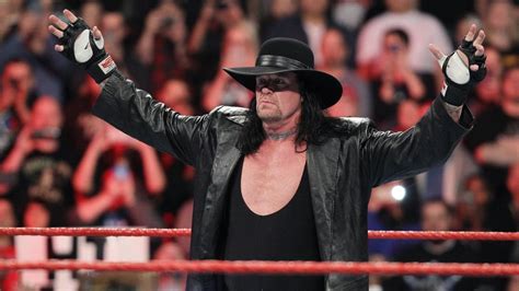 8 Signs The Undertaker Is Retiring At WrestleMania 33