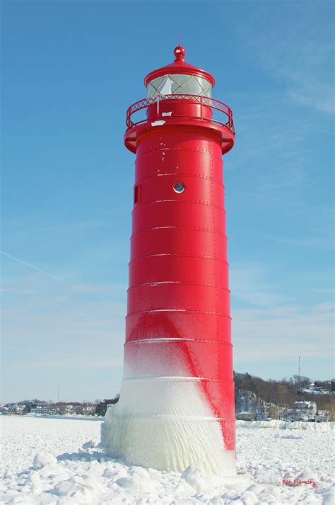 Grand Haven East Lighthouse Frozen Photograph By Ken Figurski Pixels