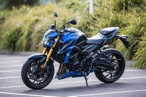 Review 2017 Suzuki GSX S750 Shamelessly Begs For A Thrashing Cool