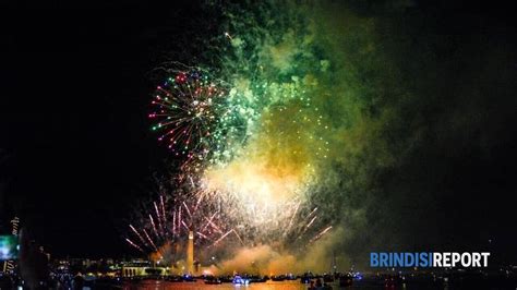 Lo Spettacolo Dei Fuochi D Artificio Le Foto Dei Lettori