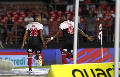 Emprestado pelo Fluminense Caio Paulista é o líder de estatística no