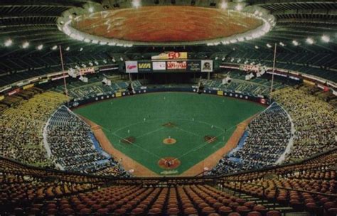 Pin by Kanazawa Mitsutaka on 野球場 | Olympic stadium montreal, Mlb ...