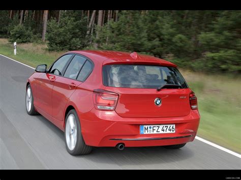 BMW 1-Series Sport Line (2012) - Rear | Caricos