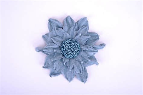 MADEHEART > Flower Brooch