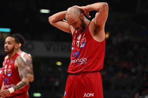 Olimpia Milano Sconfitta A Pesaro 88 83 Harakiri Nellultimo Quarto