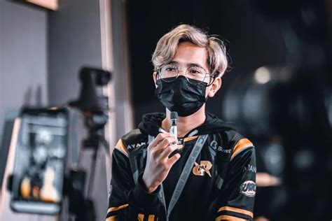 Profil Pro Player Rrq Clayyy Midlaner Andalan Rrq Hoshi Jago Pake Yve