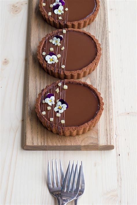 Pin By Débora Ferrara On Pâtisserie Chocolate Tart Fancy Desserts