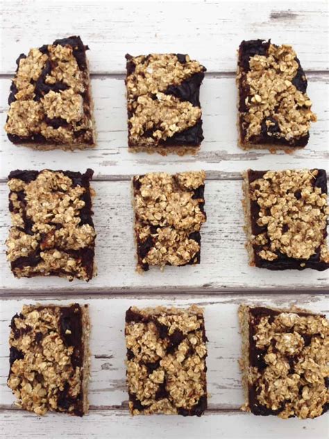 Healthy chocolate oat bars - Hedi Hearts Clean Eating Recipes