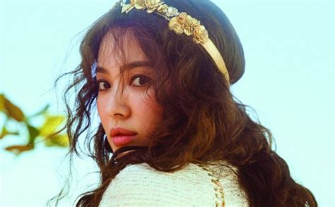 Thiên thần Victoria s Secret bị ép chụp nude Justin Bieber khiến fan sốc vì hình xăm khủng