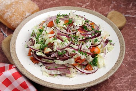 Spitzkohlsalat Mit Tomaten Rezept