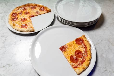 Porcelain Pizza Plates Saturnia Best Pizza Plates Made In Italy