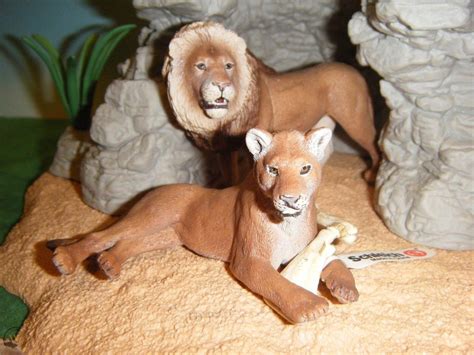 Schleich Lioness Cave Play Set 42256 With 8 Wild Life Lions New