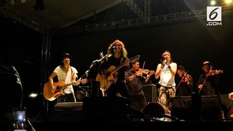 VIDEO Konser Ultah Ke 34 Slank Goyang Kemayoran ShowBiz Liputan6