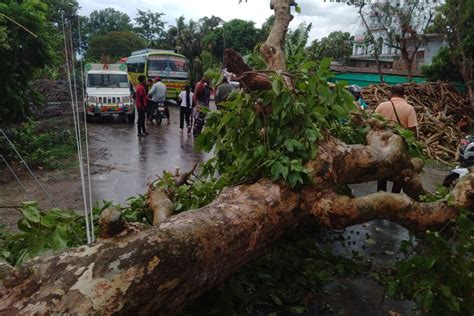 Cyclone Remal Live Update Cyclone Remal Landfall Started Kolkata Affected