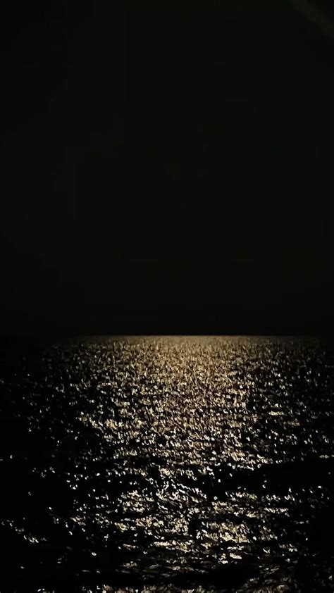 ocean at night | Ocean at night, Ocean photography, Nature photography