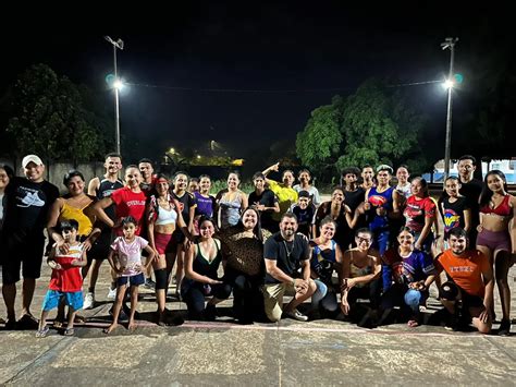 Cuidados Equipe Da Carreta Do Hospital Do Amor Realizar Exames De