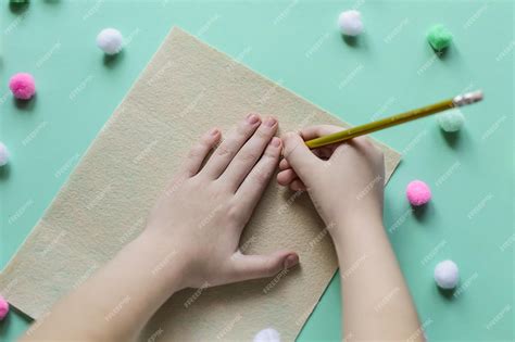 Ideas De Aprendizaje Temprano Manopla De Invierno De Pompon Fieltro Preescolar Montessori Paso A