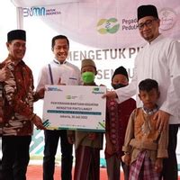 Riaupagi Pegadaian Salurkan Csr Melalui Gerakan Mengetuk Pintu