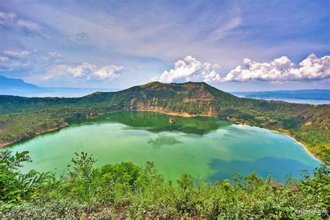 Main Crater Lake at Vulcan Point, Taal Volcano–Luzon Philippines | Lac ...