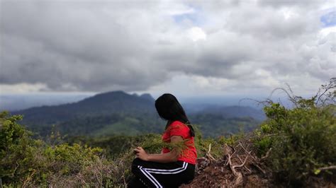 PEMANDANGAN MENAKJUBKAN GUNUNG BONDANG DARI ATAS GUNUNG PURUK MOHOTULU