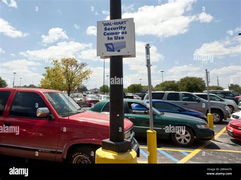 Sign In Parking Lot Wal Mart Hi Res Stock Photography And Images Alamy