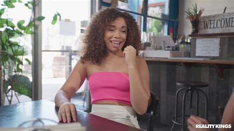 Willow Ryder 200 F1 0002 Porn Pic