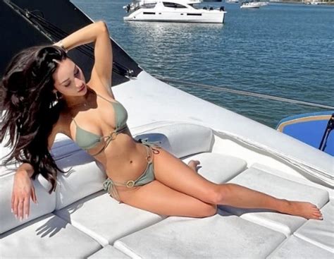 7 Hot Sexy Victoria Fuller Bikini Pics