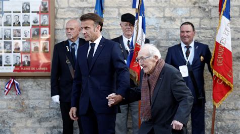 Ans Du D Barquement Emmanuel Macron Salue L Esprit De Sacrifice