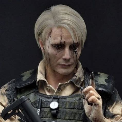 1/2 Legendary Scale Figure : Clifford Unger Black Label Death Stranding ...