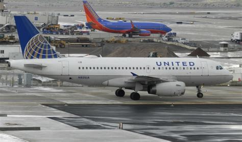 N Ua Airbus A United Airlines Phoenix Sky Harbour Graham