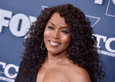 Angela Bassett Reveals Agents Tried To Stop Her From Playing Katherine Jackson In ‘the Jacksons